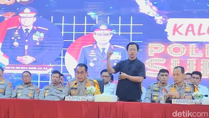 Kapolda Sumsel Irjen Andi Rian R Djajadi saat melaksanakan Rapat Akhir Tahun Polda Sumsel.