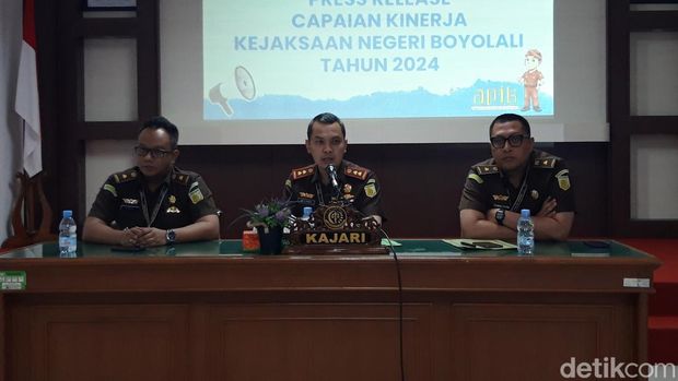 Kejari Boyolali menggelar press rilis capaian kinerja tahun 2024 Senin (30/12/2024).