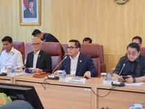 Komisi II DPR Akan Rapat Ulang Jadwal Pelantikan Gubernur karena Dismissal MK