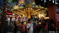 Saat liburan akhir tahun 2024 ini Trans Studio Cibubur tampak ramai dikunjungi wisatawan.