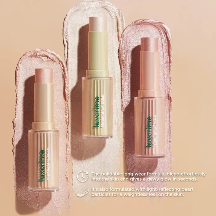 Makeup berkilau untuk pesta Tahun Baru.