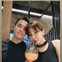 Banyak yang juga menilai penampilan Maya kini jadi sangat berbeda, bak beda orang. “Jauh mukanya teh Maya yang dl sm yang ini, sm2 cantik sih,” komentar salah seorang netizen. Foto: Instagram/@mayaseptha7