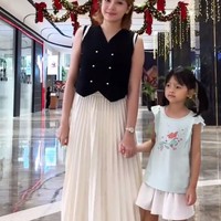 Tak hanya makin cantik, Maya juga terlihat semakin awet muda. Meski sudah memiliki 3 anak namun tubuhnya juga masih langsing. Foto: Instagram/@mayaseptha7