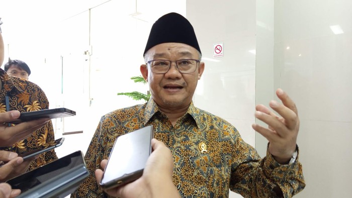 Mendikdasmen Abdul Muti beri isyarat Ujian Nasional (UN)  segera digelar di tahun ajaran 2025-2026.
