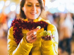 Tren Makan 12 Anggur di Malam Tahun Baru Ramai di TikTok, Apa Maknanya?