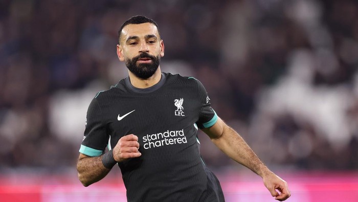 LONDON, ENGLAND - DECEMBER 29: Mohamed Salah of Liverpool during the Premier League match between West Ham United FC and Liverpool FC at London Stadium on December 29, 2024 in London, England. (Photo by Julian Finney/Getty Images)