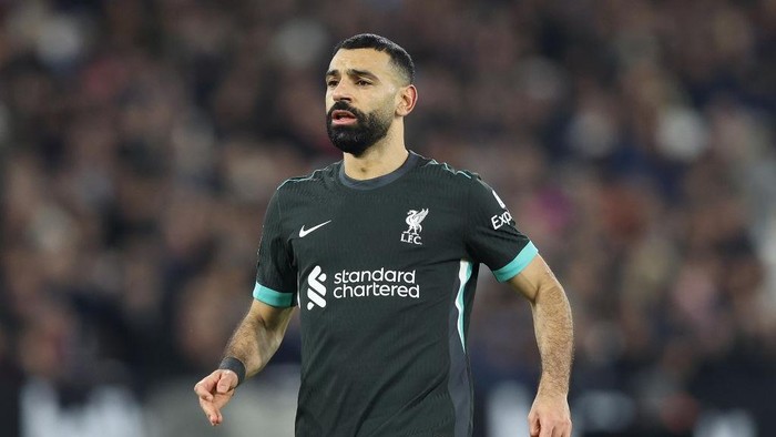 LONDON, ENGLAND - DECEMBER 29: Mohamed Salah of Liverpool during the Premier League match between West Ham United FC and Liverpool FC at London Stadium on December 29, 2024 in London, England. (Photo by Crystal Pix/MB Media/Getty Images)