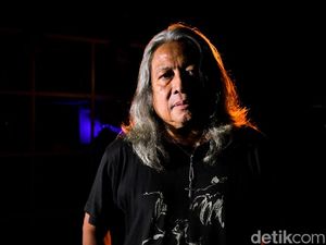 Perjalanan Oscar Motuloh, Sang Maestro Fotografi Jurnalistik Indonesia