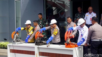 Polrestabes Surabaya Musnahkan 15 Kg Sabu-527 Knalpot Brong