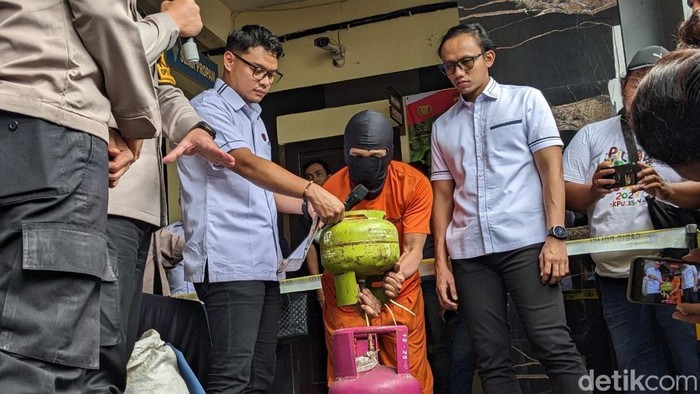 Pengoplosan elpiji di Tulungagung