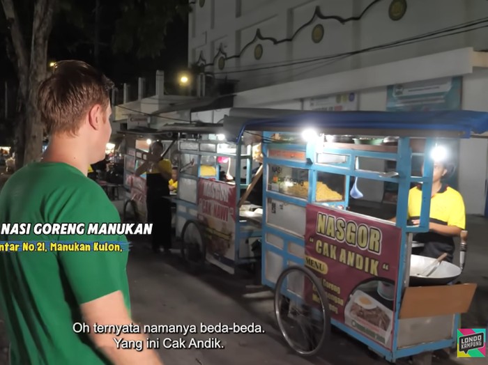 penjual nasi goreng di surabaya dari satu paguyuban