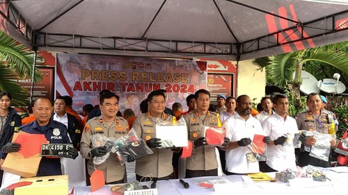 Konferensi pers akhir tahun Polresta Denpasar di Polsek Denpasar Selatan, Senin (30/12/2024). (Rizki Setyo/detikBali)