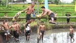 Potret Keseruan Turis Asing Ikut Lomba Permainan Tradisional di Bali