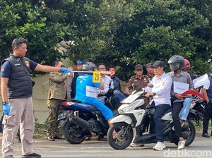 Rekonstruksi Peragakan Teman Gamma Bawa Sajam