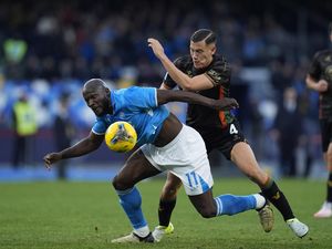 Siapa Lawan Terberat Jay Idzes di Serie A?