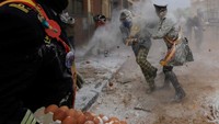 Els Enfarinats telah ada selama lebih dari dua abad dan berlangsung setiap tahun pada tanggal 28 Desember untuk memperingati Hari Orang-Orang Suci yang Tidak Bersalah.  