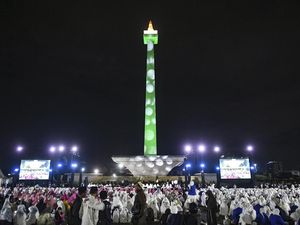 Suasana Muhasabah Malam Akhir Tahun 2024 di Monas