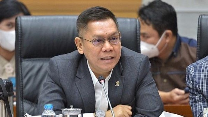 Wakil Ketua DPR RI Adies Kadir