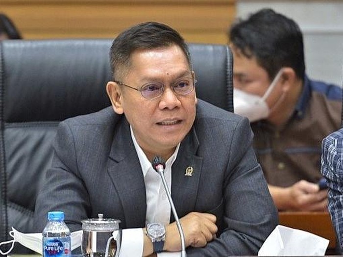 Wakil Ketua DPR RI Adies Kadir