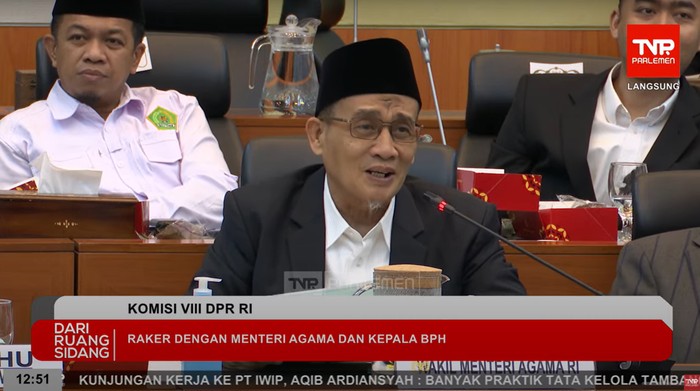 Wamenag Romo Syafii dalam raker bersama Komisi VII DPR RI, Senin (30/12/2024)