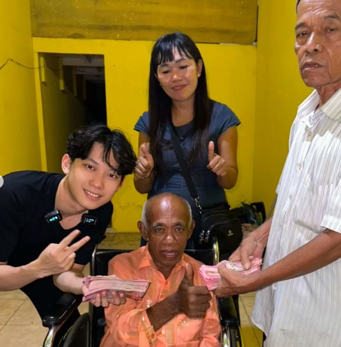 Willie Salim Willie Salim Hobi Traktir Orang hingga Bantu Pedagang Kaki Lima