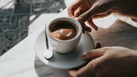 Lewat forum Reddit, banyak orang yang menjelaskan mitos makanan yang sering dianggap tak sehat ternyata kebalikannya. Seperti mitos kopi tidak sehat padahal memiliki banyak manfaat kesehatan. Foto: Ilustrasi iStock