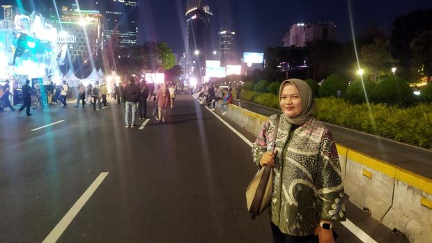 Adel, pekerja yang kantornya berada di Jalan Jenderal Sudirman,