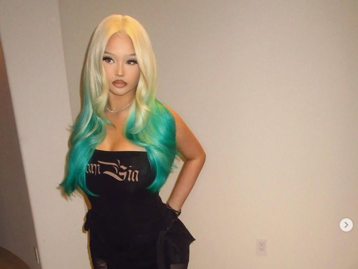 Alabama Barker, Anak Travis Barker