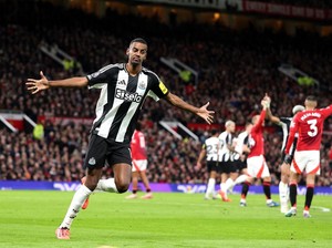 Alexander Isak Manyala di Bulan Desember
