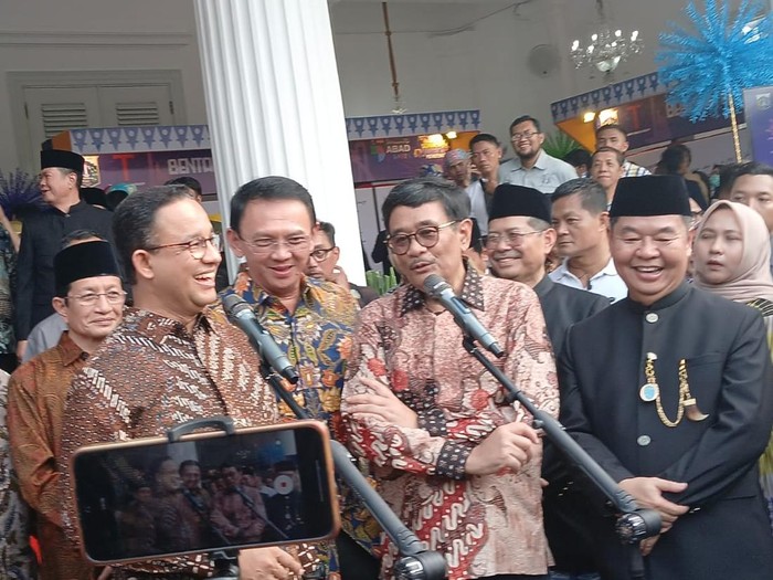 Anies dan Ahok di Balai Kota DKI Jakarta