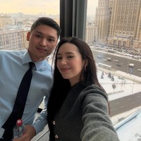Beby Tsabina dan suaminya, Rizki Natakusumah bertolak ke Moskow, Rusia. Tak hanya sekedar untuk liburan akhir tahun, Beby sekaligus menemani suaminya yang dinas ke negara tersebut. Foto: Instagram
