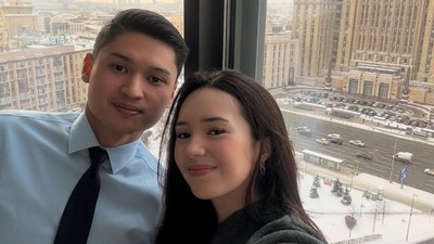 8 Gaya Artis Liburan Akhir Tahun 2024, Aurel-Atta Mesra Ciuman di Salju