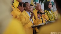 Bahlil menyampaikan capaian Partai Golkar pada pemilu serentak 2024 yang meraih posisi kedua pada Pileg dengan jumlah 102 kursi serta kedepannya akan menyukseskan program prioritas Asta Cita Presiden Prabowo Subianto di antaranya kedaulatan pangan, energi, hilirsasi, dan makanan bergizi. 