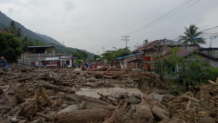 Banjir bandang melanda Kecamatan Semadam, Aceh Tenggara. (Foto: dok BPBA).