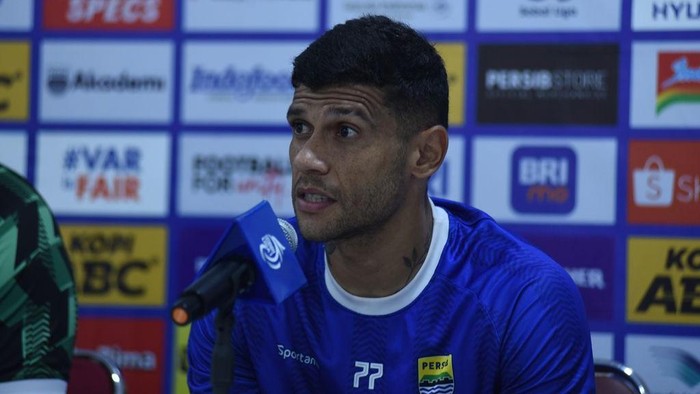 Ciro Alves.