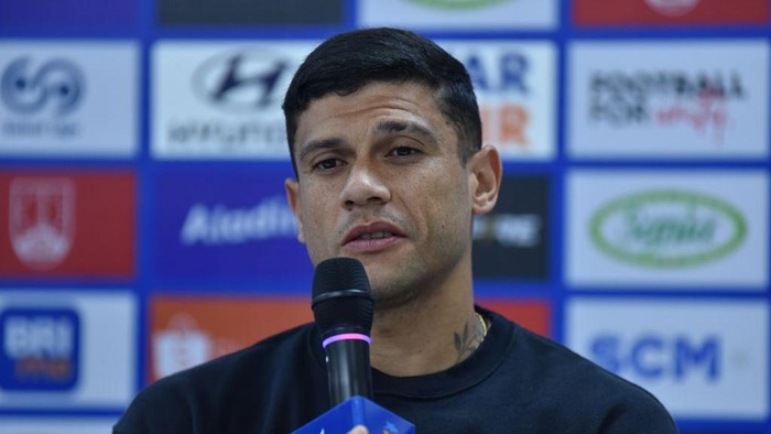 Ciro Alves.