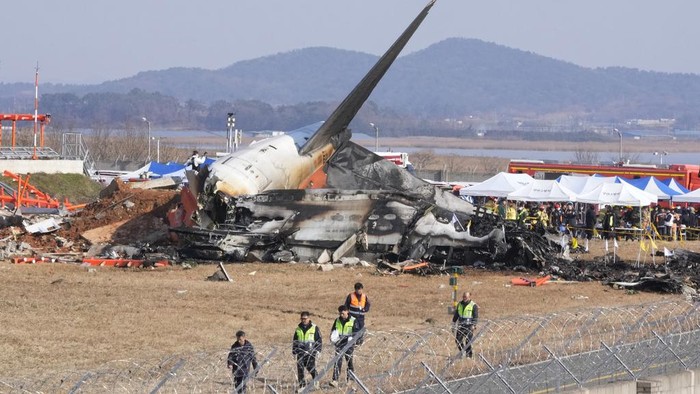 Hanya dua korban selamat dalam kecelakaan pesawat Jeju Air di Korea Selatan. Dua orang itu duduk paling belakang atau di ekor pesawat.