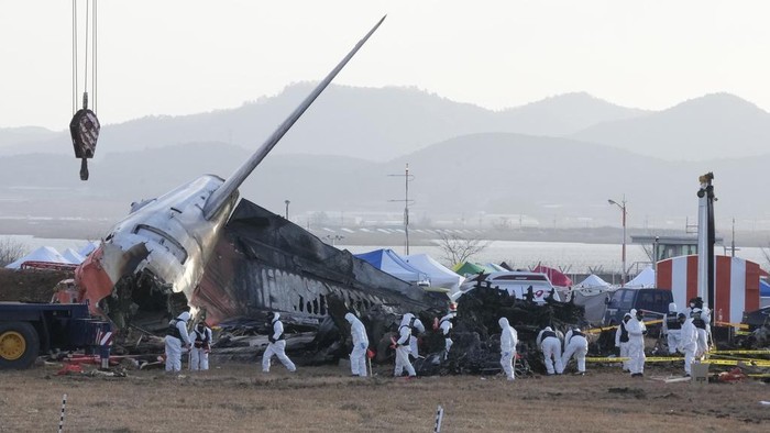 Hanya dua korban selamat dalam kecelakaan pesawat Jeju Air di Korea Selatan. Dua orang itu duduk paling belakang atau di ekor pesawat.