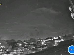 Gunung Marapi Erupsi Lagi Malam Ini, Terdengar Dentuman Keras