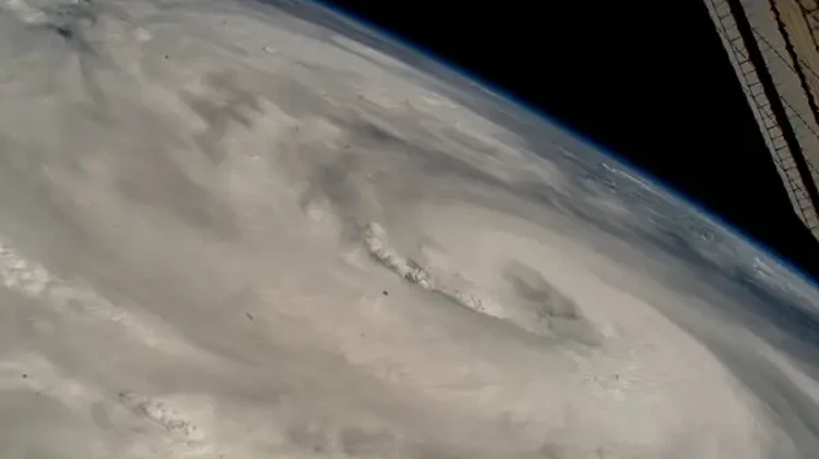 Foto-foto Bumi dari ISS selama 2024 Foto-foto Bumi dari ISS selama 2024