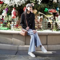 Sandra Dewi sebelumnya menyembunyikan seluruh unggahannya di Instagram setelah suaminya Harvey Moeis terjerat kasus korupsi timah. Namun sejak Oktober 2024, dia kembali memunculkan sederet foto dirinya memakai tas dan perhiasan mewah. Foto: Dok. Instagram