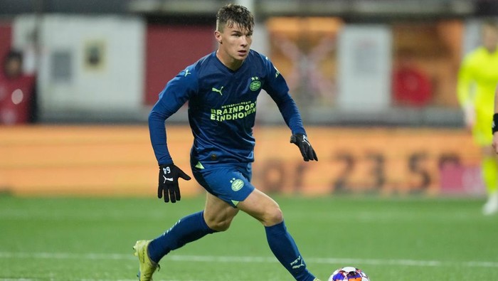 EMMEN, NETHERLANDS - NOVEMBER 27: Iggy Houben of PSV U23 during the Dutch Keuken Kampioen Divisie  match between FC Emmen v PSV U23 at the De JENS Vesting on November 27, 2023 in Emmen Netherlands (Photo by Photo Prestige/Soccrates/Getty Images)