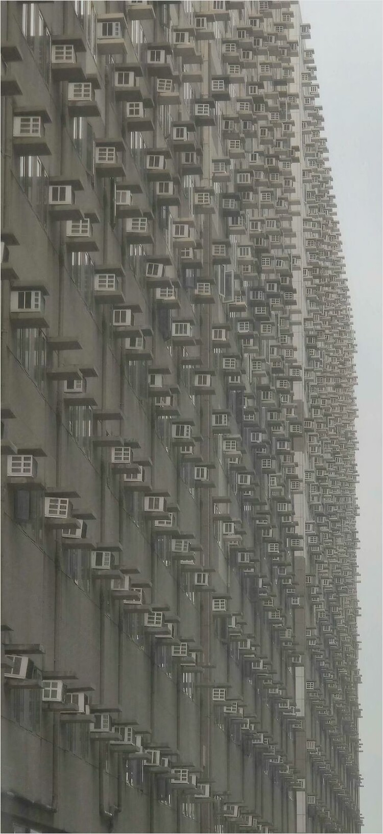 Jika Mengidap Megalophobia Jangan Lihat Foto Ini, Jangan Ya Dek Apakah kalian takut melihat sesuatu yang begitu besar, sepertinya deretan foto ini tak cocok dilihat. Tapi kalau penasaran, langsung simak daftarnya berikut.