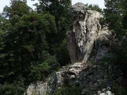 Jika Mengidap Megalophobia Jangan Lihat Foto Ini, Jangan Ya Dek