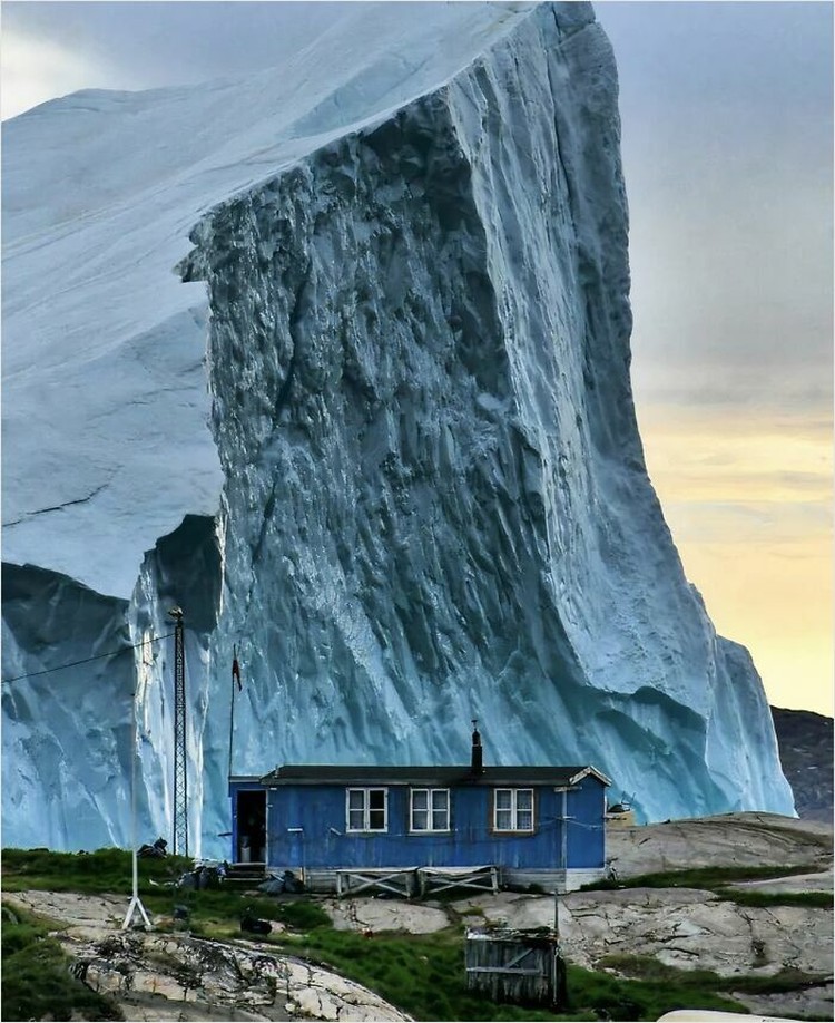 Jika Mengidap Megalophobia Jangan Lihat Foto Ini, Jangan Ya Dek Apakah kalian takut melihat sesuatu yang begitu besar, sepertinya deretan foto ini tak cocok dilihat. Tapi kalau penasaran, langsung simak daftarnya berikut.