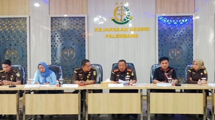 Kajari Palembang Hutamrin dan Jajaran Kejari Palembang membeberkan hasil rekap akhir tahun 2024.