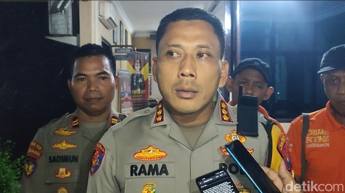 Kapolresta Banyuwangi Kombes Rama Samtama Putra