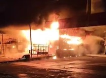 Kebakaran di Dekat Polsek Biringkanaya Makassar, Damkar Dikerahkan ke Lokasi
