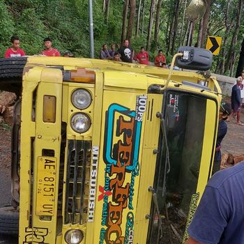 Kecelakaan truk di kawasan hutan Tunggangan, Wonogiri, Selasa (31/12/2024).