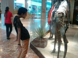 Kelakuan Bocil Terekam Kamera yang Bikin Ngakak